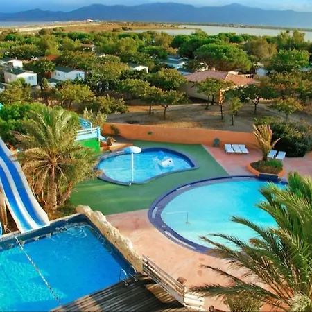 Kemp Les Mobilhomes Helvetiques 4 Etoiles Mar Estang En Roussillon