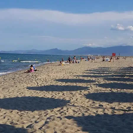 Les Mobilhomes Helvetiques 4 Etoiles Mar Estang En Roussillon Кемпинг