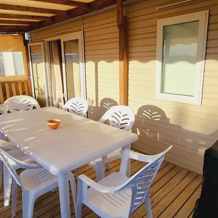 Kemp Les Mobilhomes Helvetiques 4 Etoiles Mar Estang En Roussillon