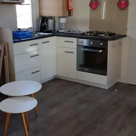 Kemp Les Mobilhomes Helvetiques 4 Etoiles Mar Estang En Roussillon Canet-en-Roussillon