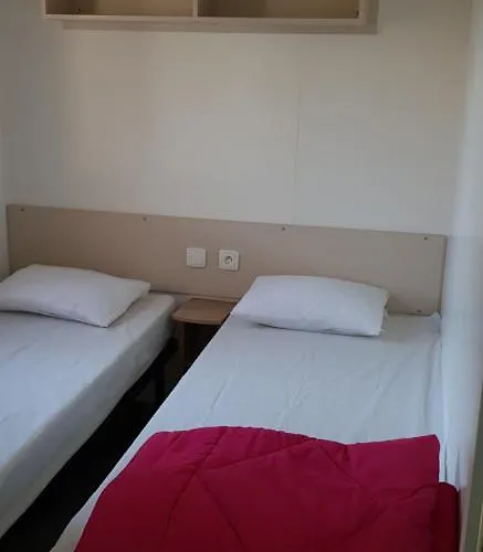 Campsite Les Mobilhomes Helvetiques 4 Etoiles Mar Estang En Roussillon