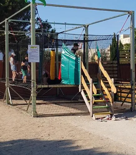 Campsite Les Mobilhomes Helvetiques 4 Etoiles Mar Estang En Roussillon *