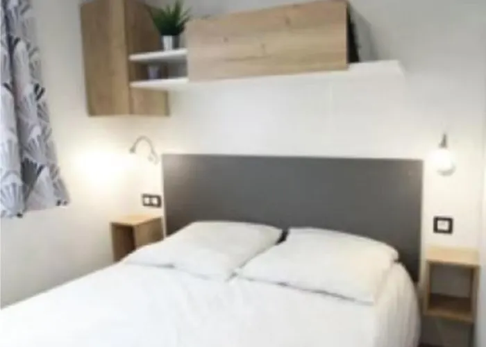 Les Mobilhomes Helvetiques 4 Etoiles Mar Estang En Roussillon Campsite