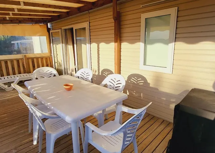 Campsite Les Mobilhomes Helvetiques 4 Etoiles Mar Estang En Roussillon