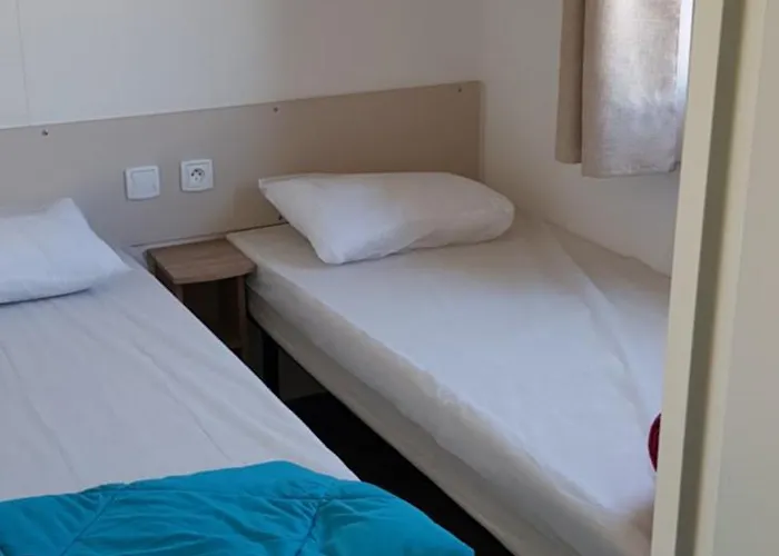 Campsite Les Mobilhomes Helvetiques 4 Etoiles Mar Estang En Roussillon