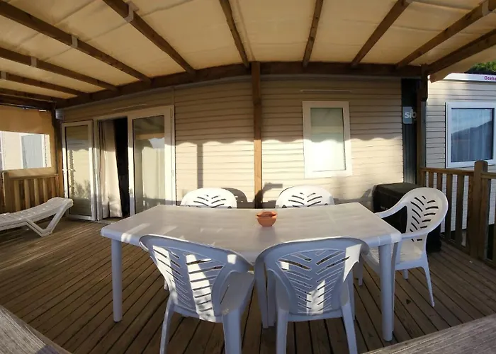 Les Mobilhomes Helvetiques 4 Etoiles Mar Estang En Roussillon Campsite *